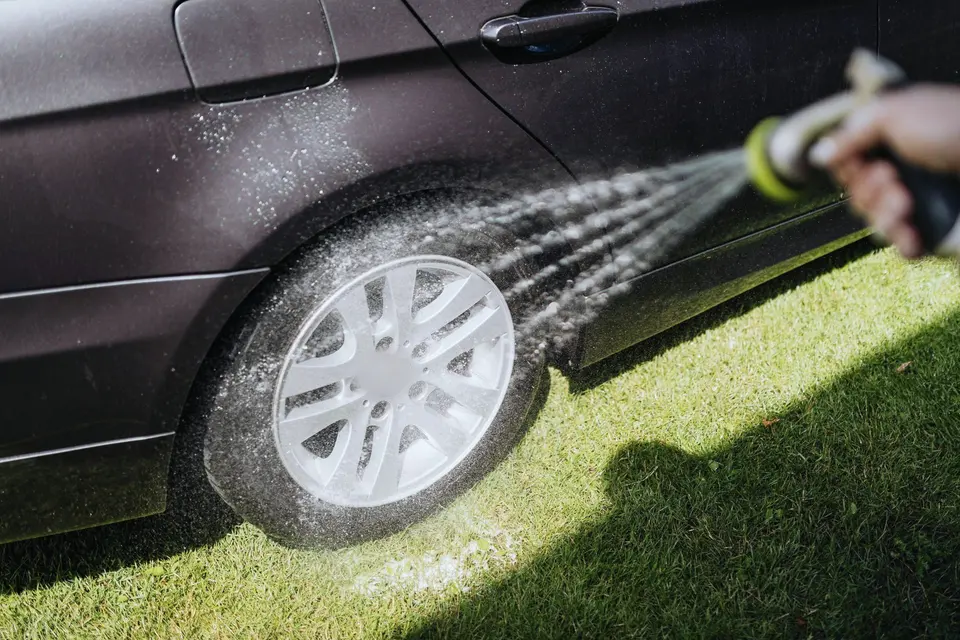 Cleaning on Car Rim and Tire